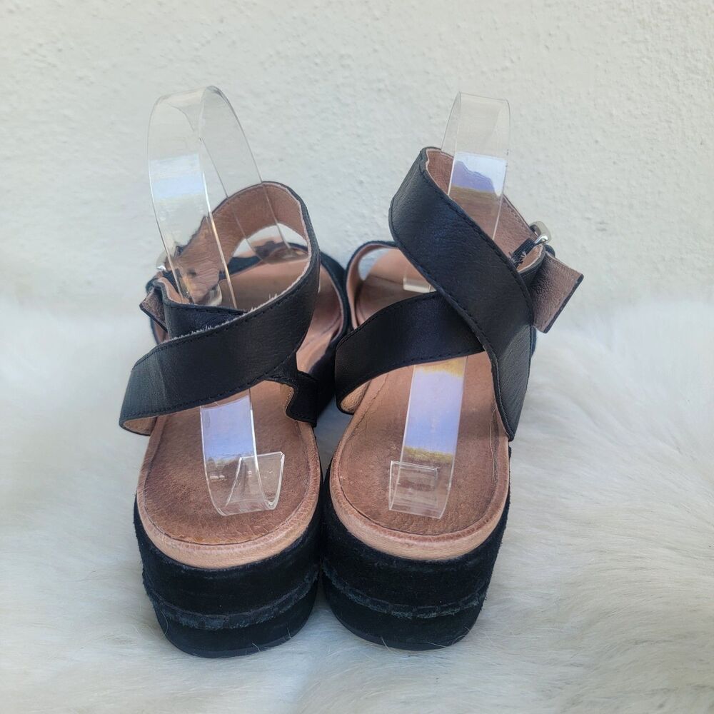 UGG Chapala Platform Ankle Strap Sandal Size 10 Black Suede Leather Flat Form - Picture 3 of 7